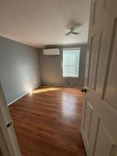 811 6th Avenue San Leon, TX 77590