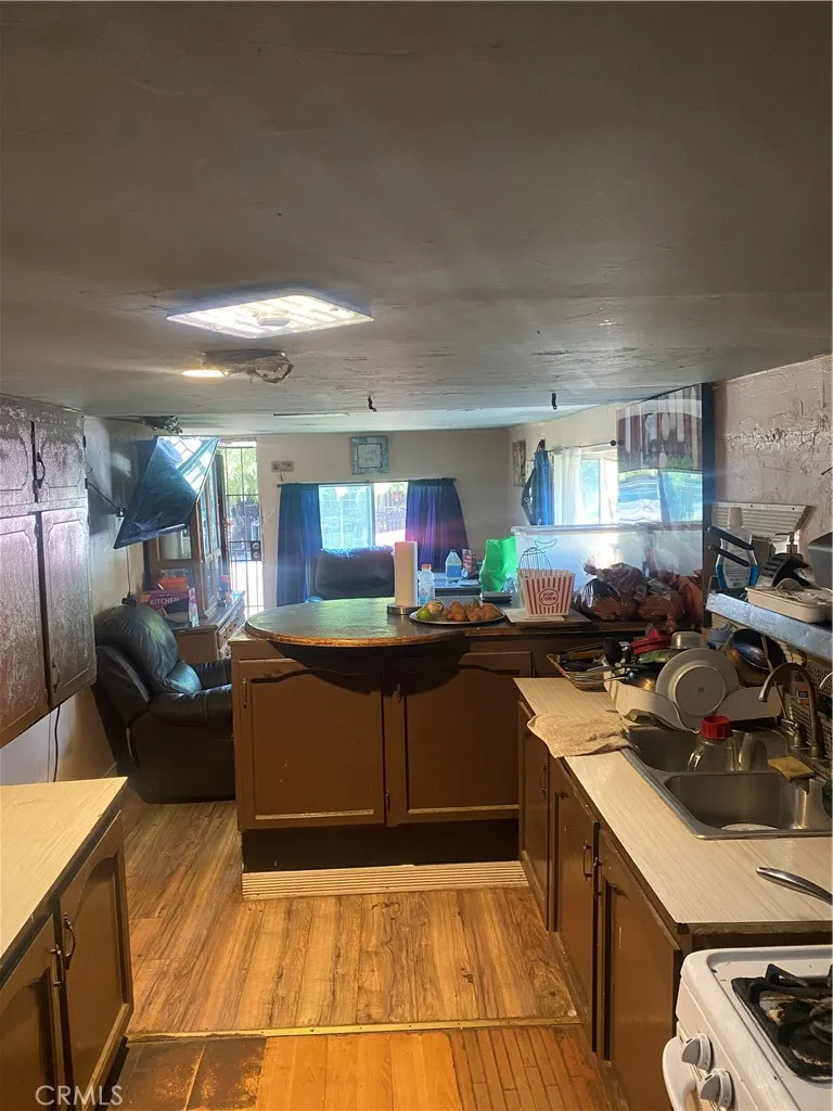 207 W River Ave Porterville, CA 93257