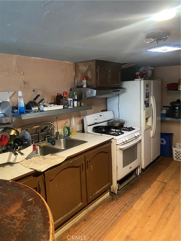 207 W River Ave Porterville, CA 93257