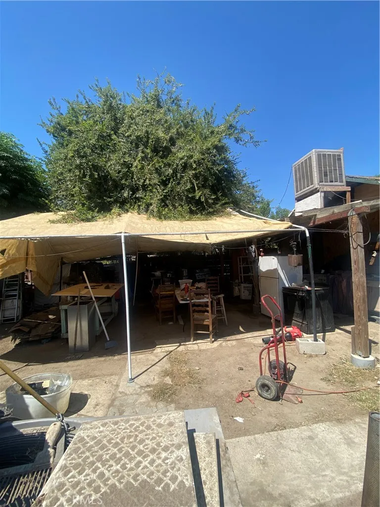 207 W River Ave Porterville, CA 93257