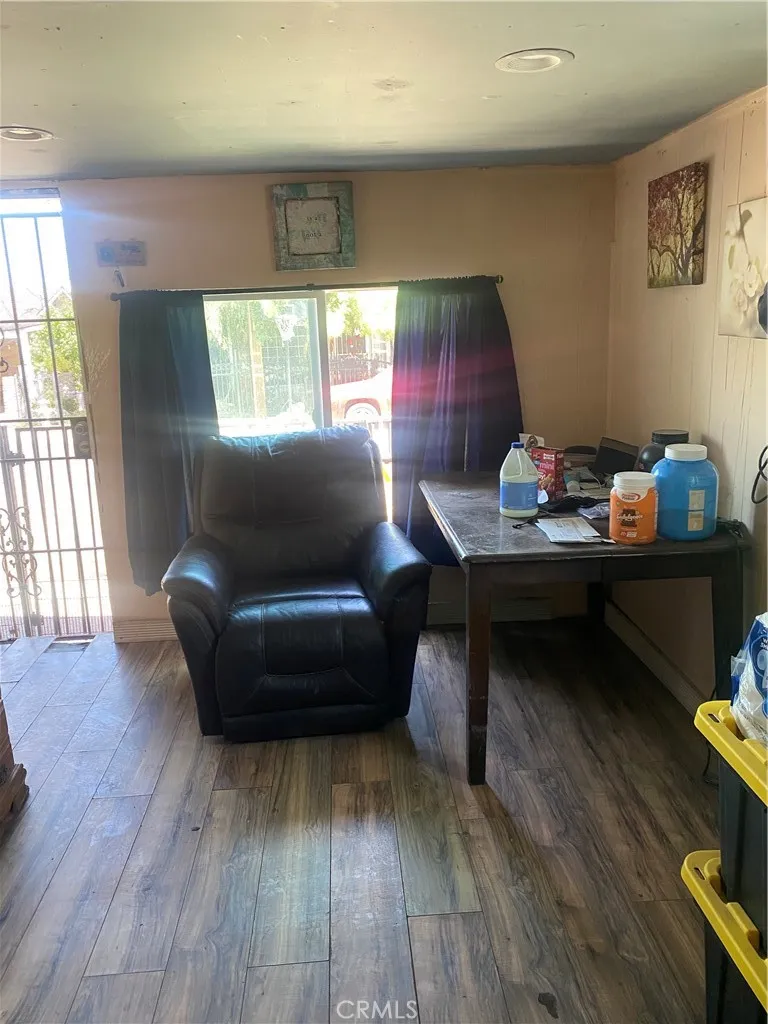 207 W River Ave Porterville, CA 93257