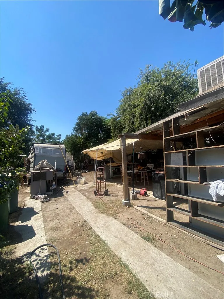 207 W River Ave Porterville, CA 93257