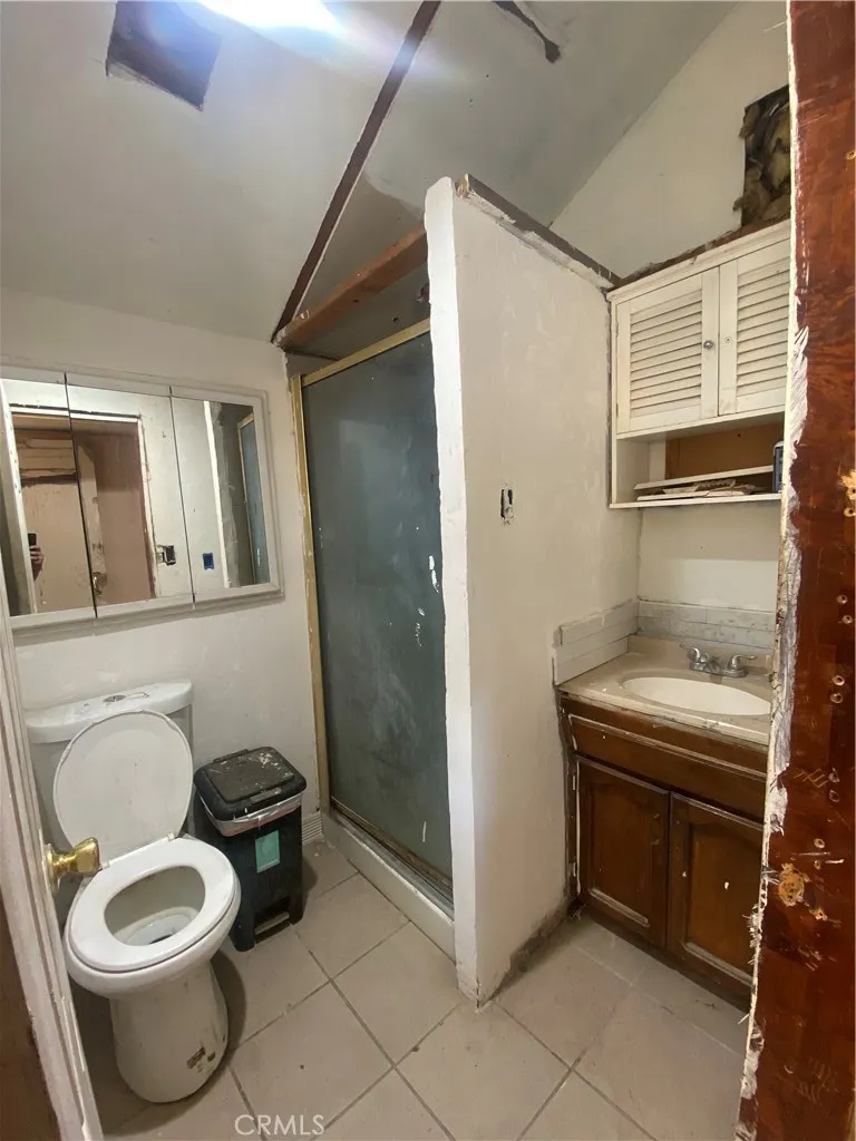 207 W River Ave Porterville, CA 93257