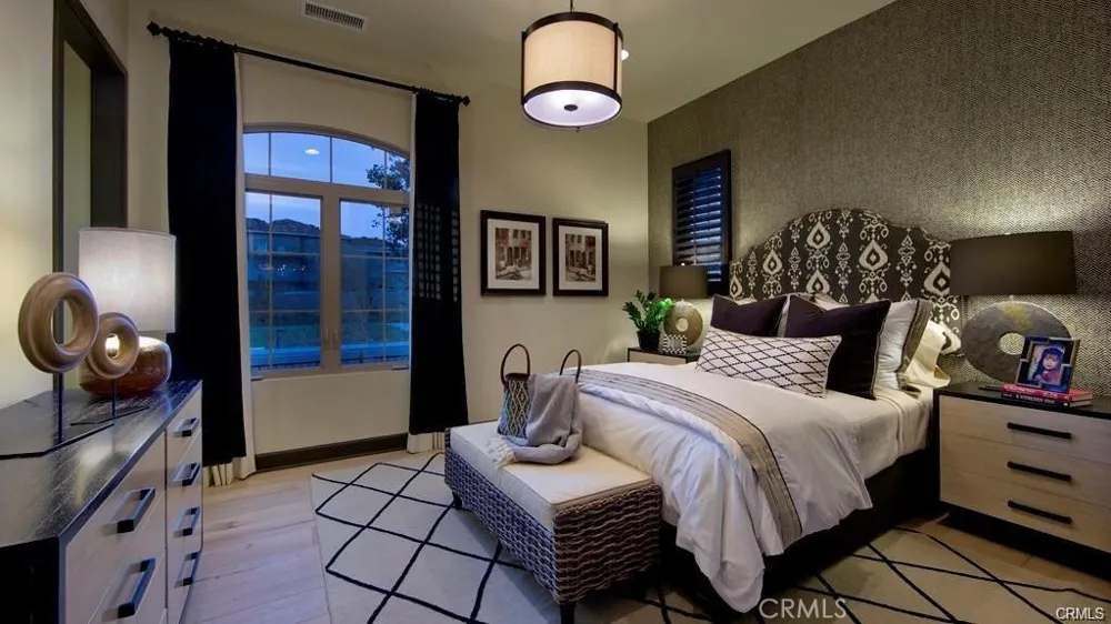 32 Lowland Irvine, CA 92602