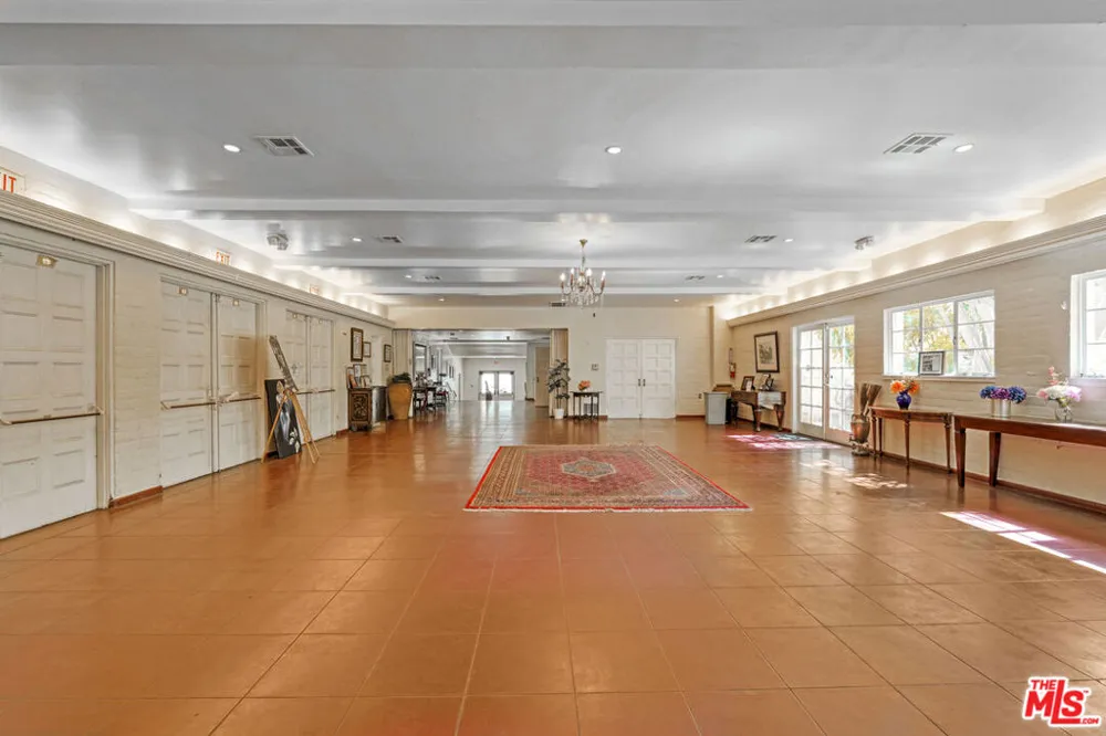 1741 La Brea Avenue Los Angeles, CA 90046