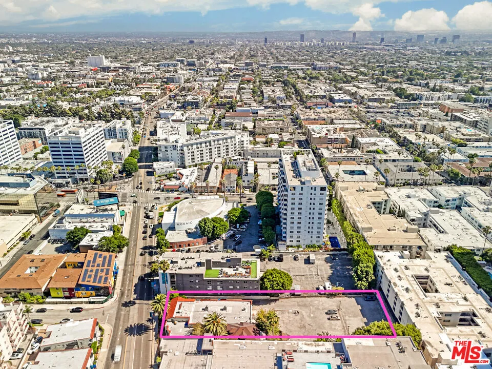 1741 La Brea Avenue Los Angeles, CA 90046