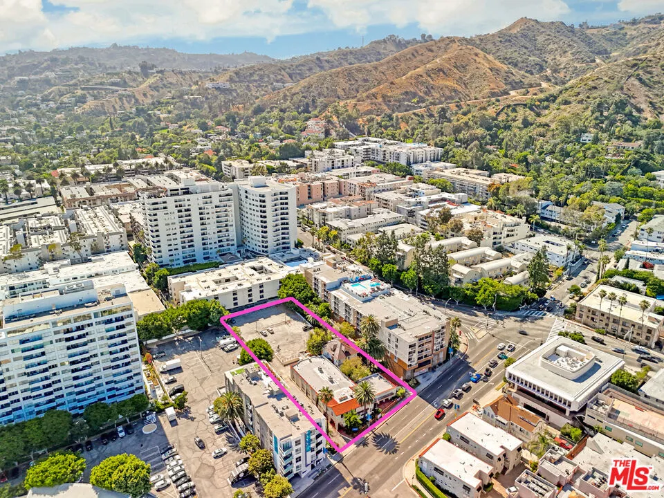 1741 La Brea Avenue Los Angeles, CA 90046