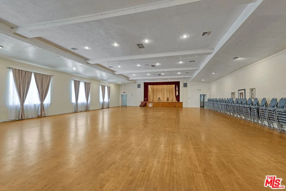 1741 La Brea Avenue Los Angeles, CA 90046