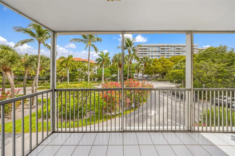 150 Ocean Lane Dr #2H Key Biscayne, FL 33149