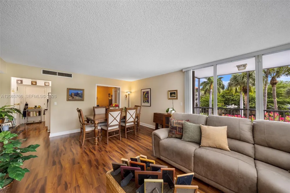 150 Ocean Lane Dr #2H Key Biscayne, FL 33149