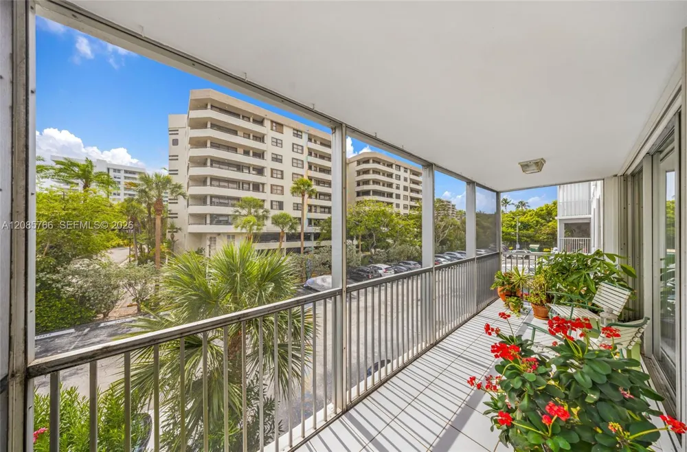 150 Ocean Lane Dr #2H Key Biscayne, FL 33149