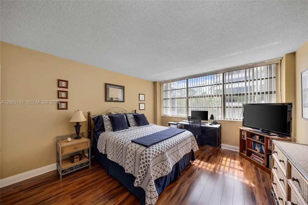 150 Ocean Lane Dr #2H Key Biscayne, FL 33149