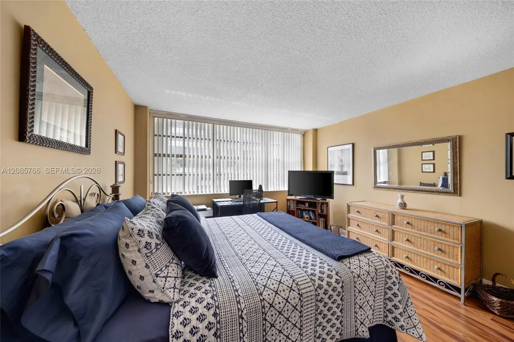 150 Ocean Lane Dr #2H Key Biscayne, FL 33149