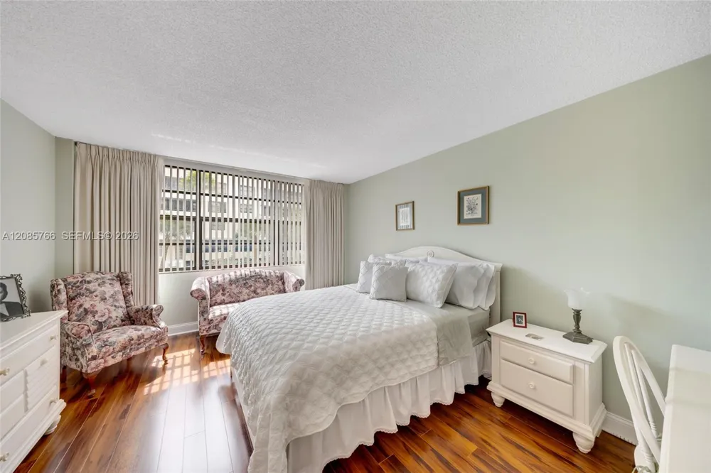 150 Ocean Lane Dr #2H Key Biscayne, FL 33149