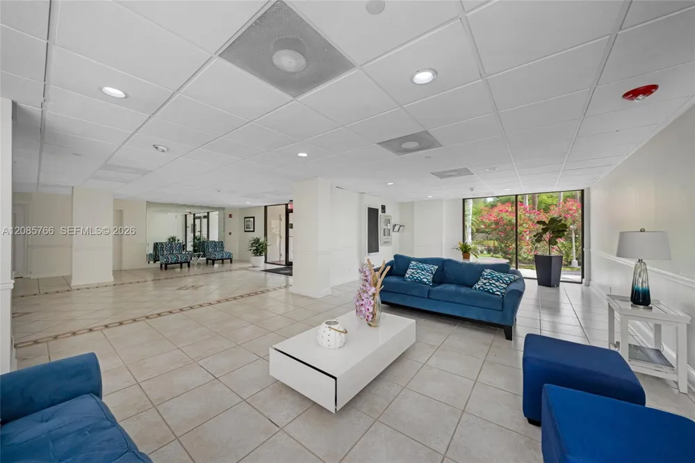 150 Ocean Lane Dr #2H Key Biscayne, FL 33149
