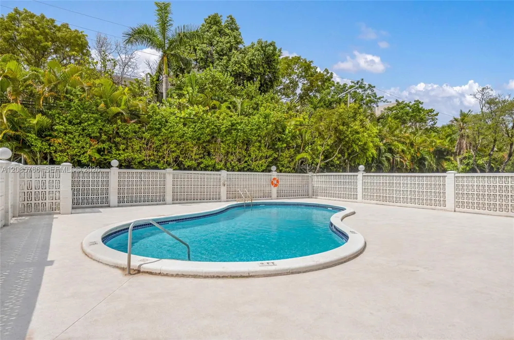150 Ocean Lane Dr #2H Key Biscayne, FL 33149
