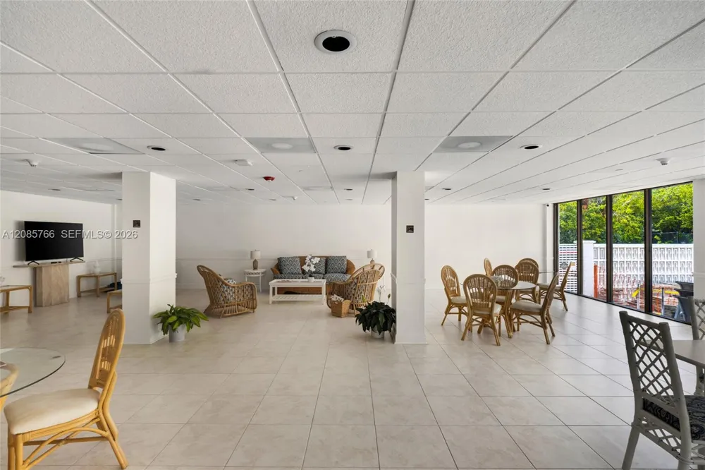 150 Ocean Lane Dr #2H Key Biscayne, FL 33149
