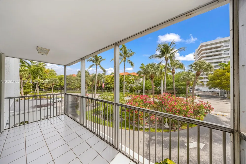 150 Ocean Lane Dr #2H Key Biscayne, FL 33149