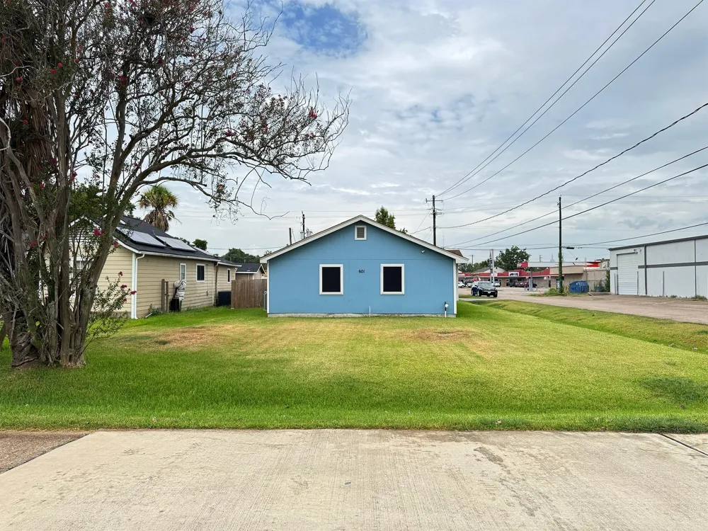 601 Illinois Street South Houston, TX 77587