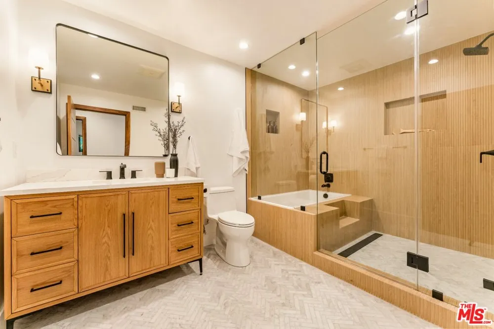 3372 Longridge Terrace Sherman Oaks, CA 91423
