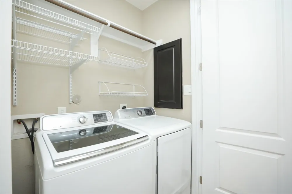 1610 Knox Street #B Hockley, TX 77007