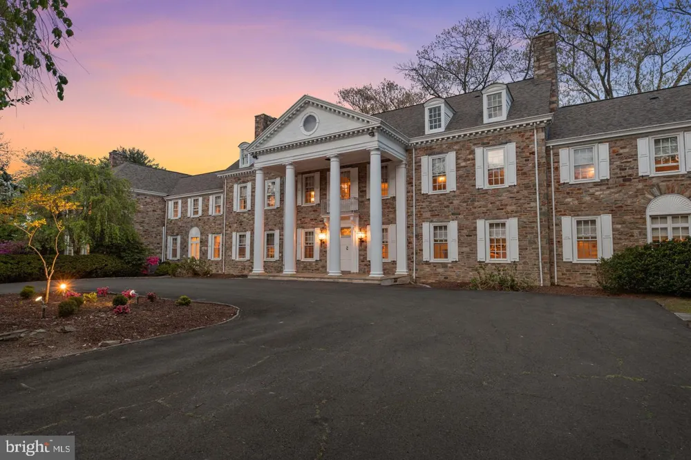 1035 WRIGHT DRIVE Huntingdon Valley, PA 19006
