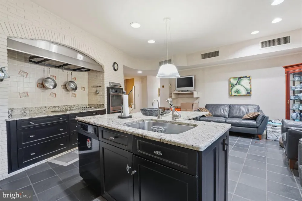 1035 WRIGHT DRIVE Huntingdon Valley, PA 19006