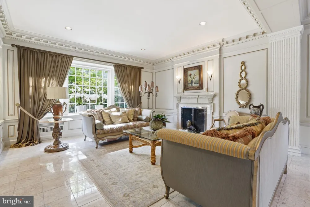 1035 WRIGHT DRIVE Huntingdon Valley, PA 19006