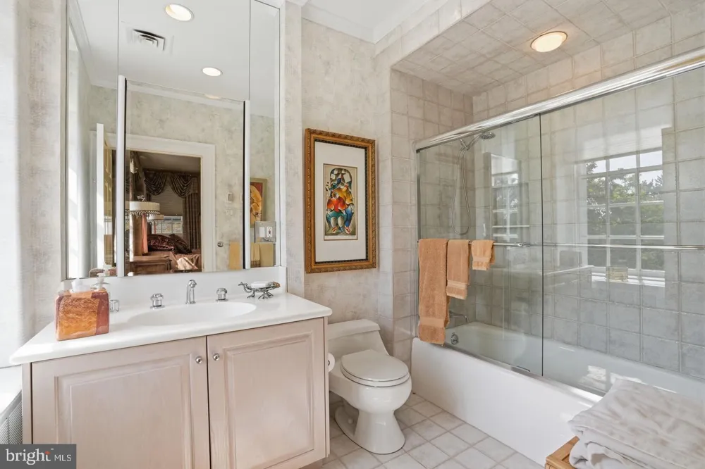 1035 WRIGHT DRIVE Huntingdon Valley, PA 19006