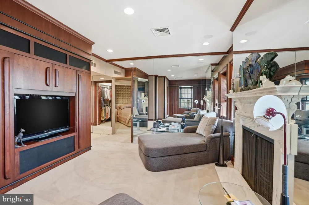 1035 WRIGHT DRIVE Huntingdon Valley, PA 19006