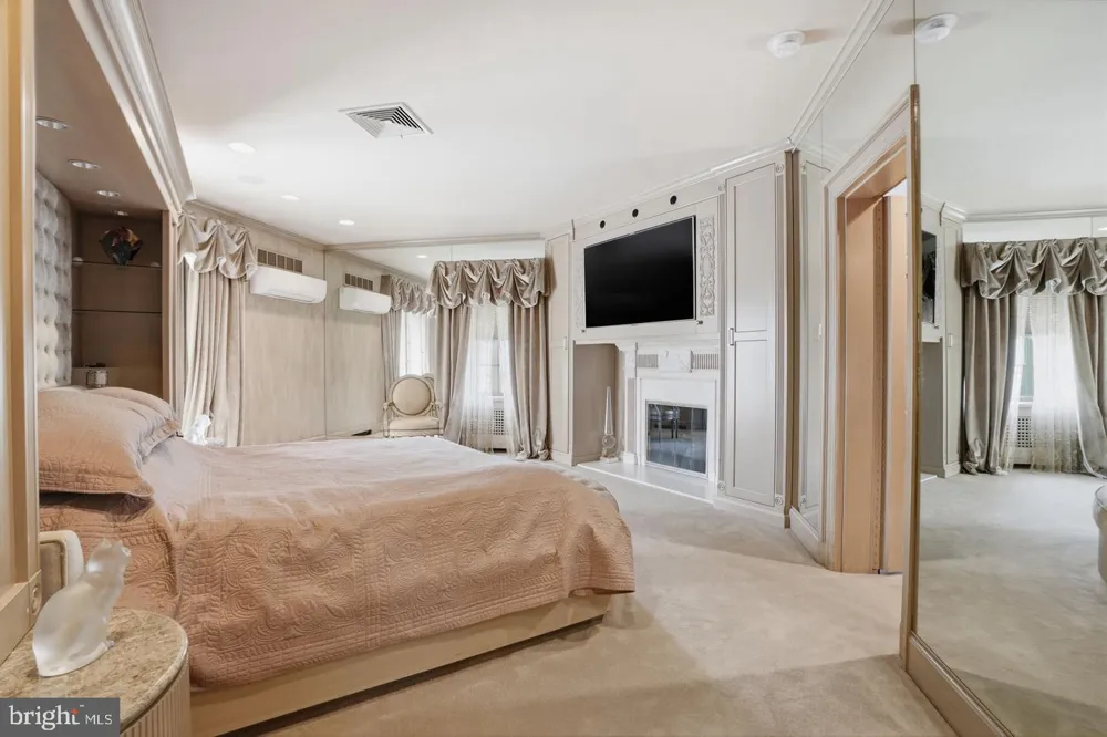 1035 WRIGHT DRIVE Huntingdon Valley, PA 19006