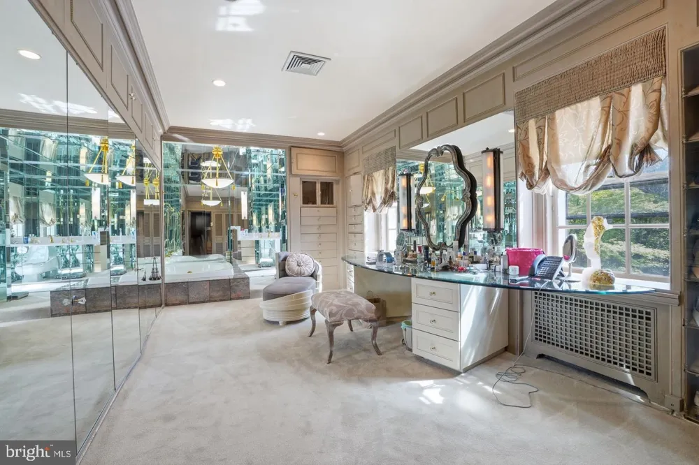 1035 WRIGHT DRIVE Huntingdon Valley, PA 19006