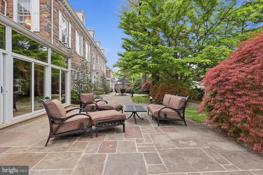 1035 WRIGHT DRIVE Huntingdon Valley, PA 19006