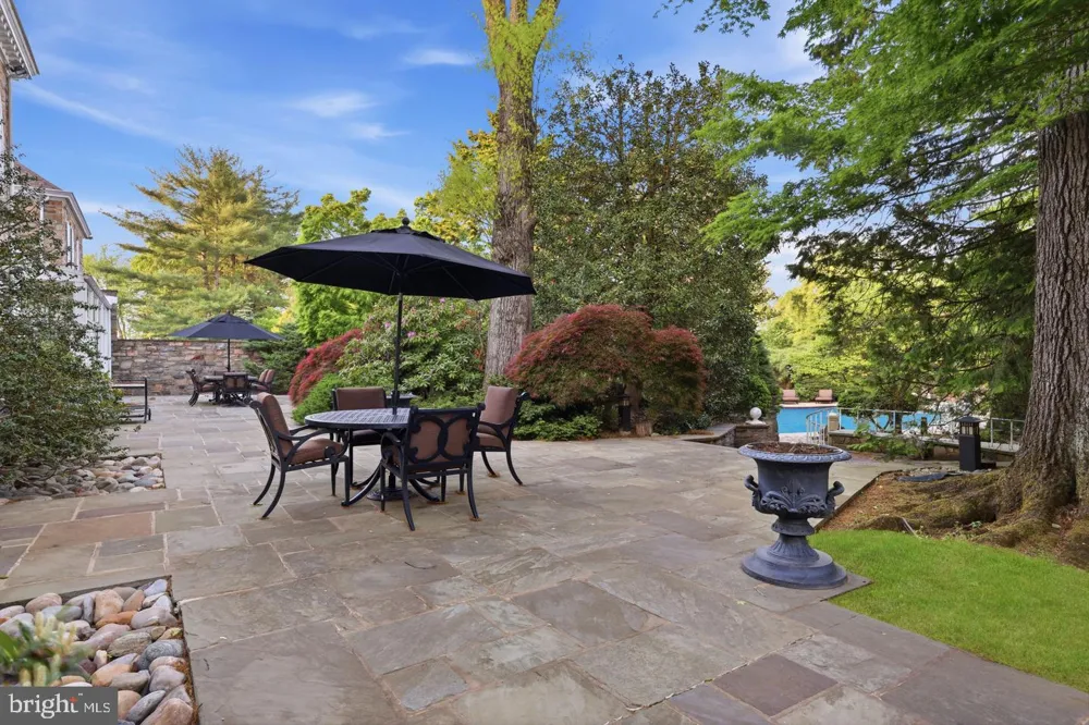 1035 WRIGHT DRIVE Huntingdon Valley, PA 19006