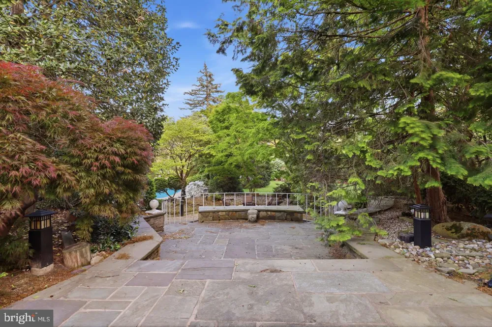 1035 WRIGHT DRIVE Huntingdon Valley, PA 19006