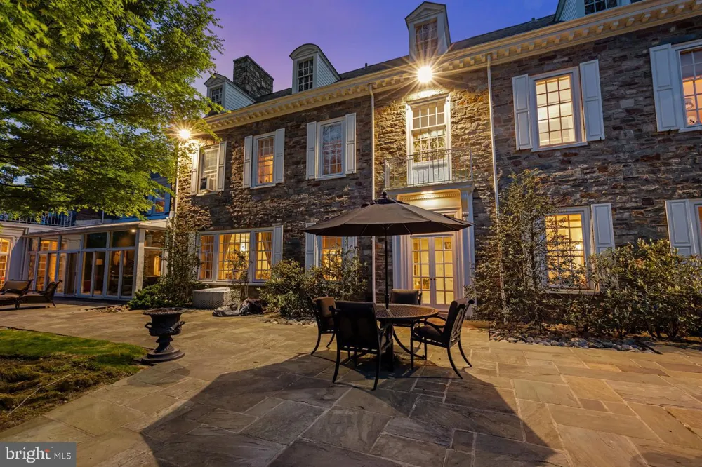 1035 WRIGHT DRIVE Huntingdon Valley, PA 19006