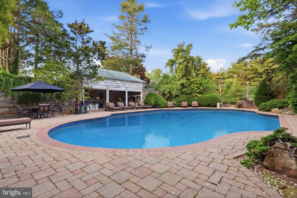 1035 WRIGHT DRIVE Huntingdon Valley, PA 19006