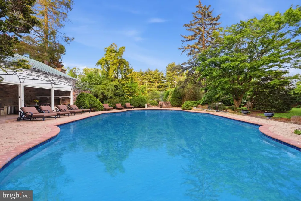 1035 WRIGHT DRIVE Huntingdon Valley, PA 19006