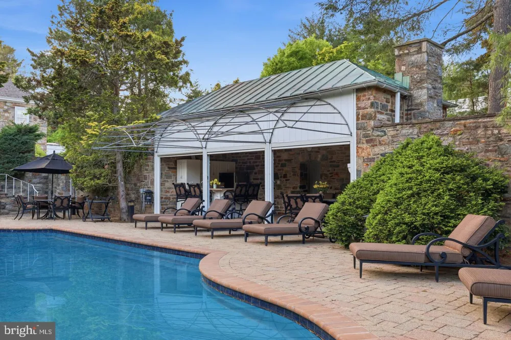 1035 WRIGHT DRIVE Huntingdon Valley, PA 19006