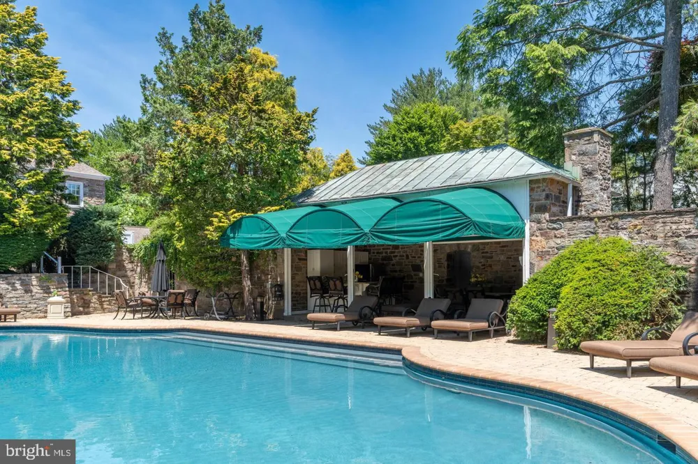 1035 WRIGHT DRIVE Huntingdon Valley, PA 19006