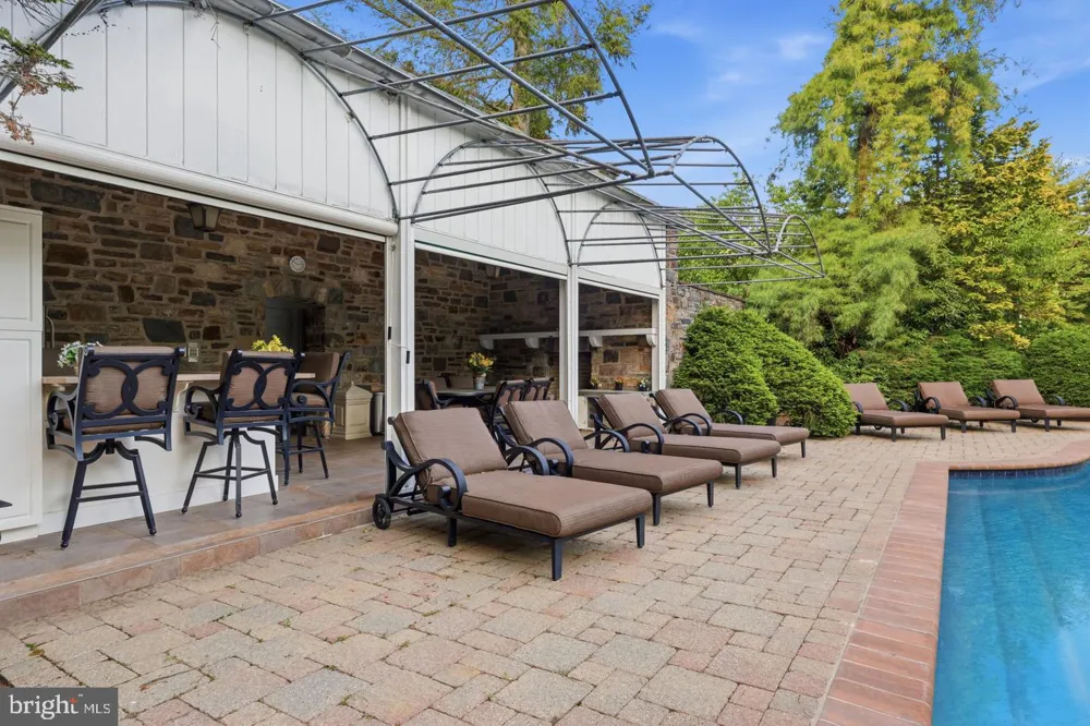1035 WRIGHT DRIVE Huntingdon Valley, PA 19006