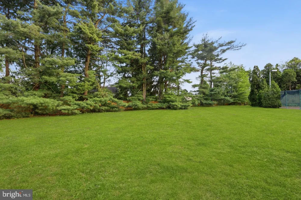 1035 WRIGHT DRIVE Huntingdon Valley, PA 19006