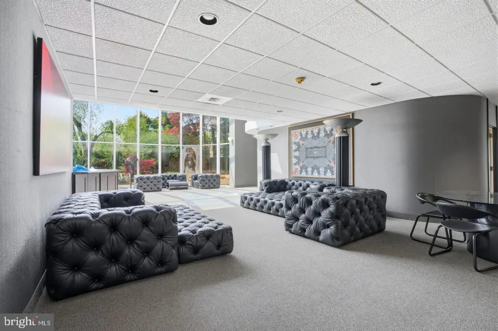 1035 WRIGHT DRIVE Huntingdon Valley, PA 19006