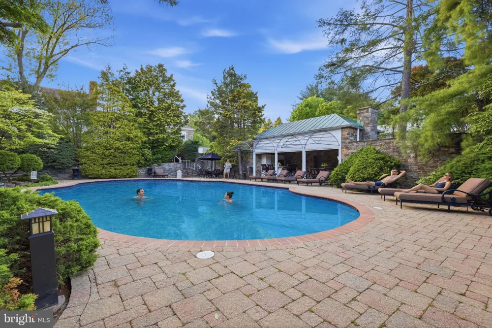 1035 WRIGHT DRIVE Huntingdon Valley, PA 19006