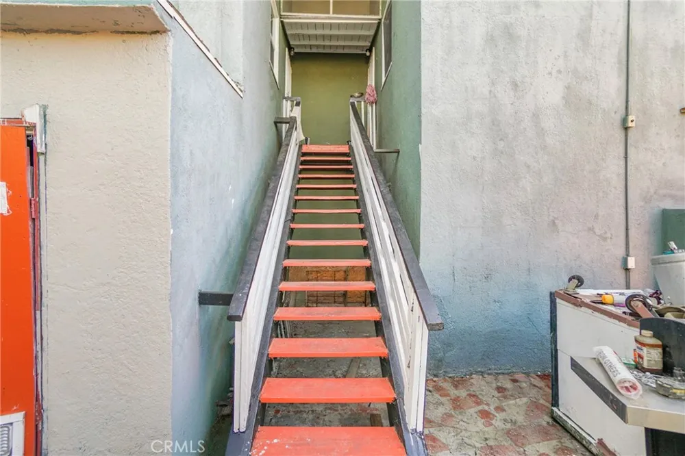 1071 Almond Court Long Beach, CA 90813