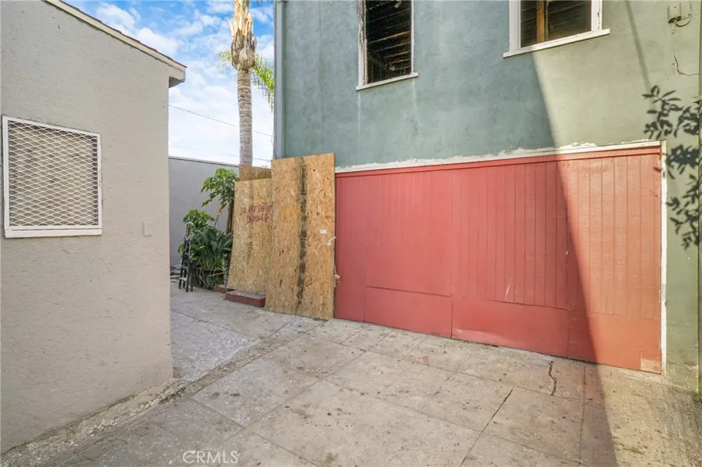 1071 Almond Court Long Beach, CA 90813