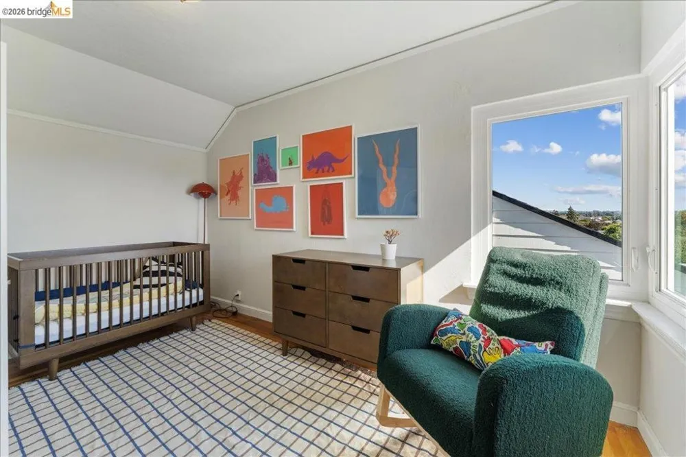 5327 Brann St Oakland, CA 94619