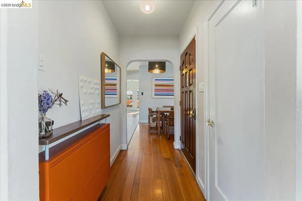 5327 Brann St Oakland, CA 94619