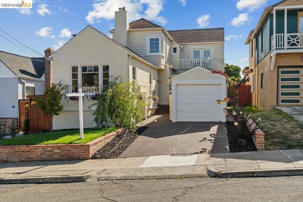 5327 Brann St Oakland, CA 94619