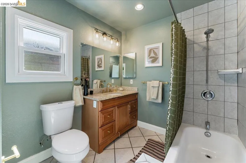 5327 Brann St Oakland, CA 94619